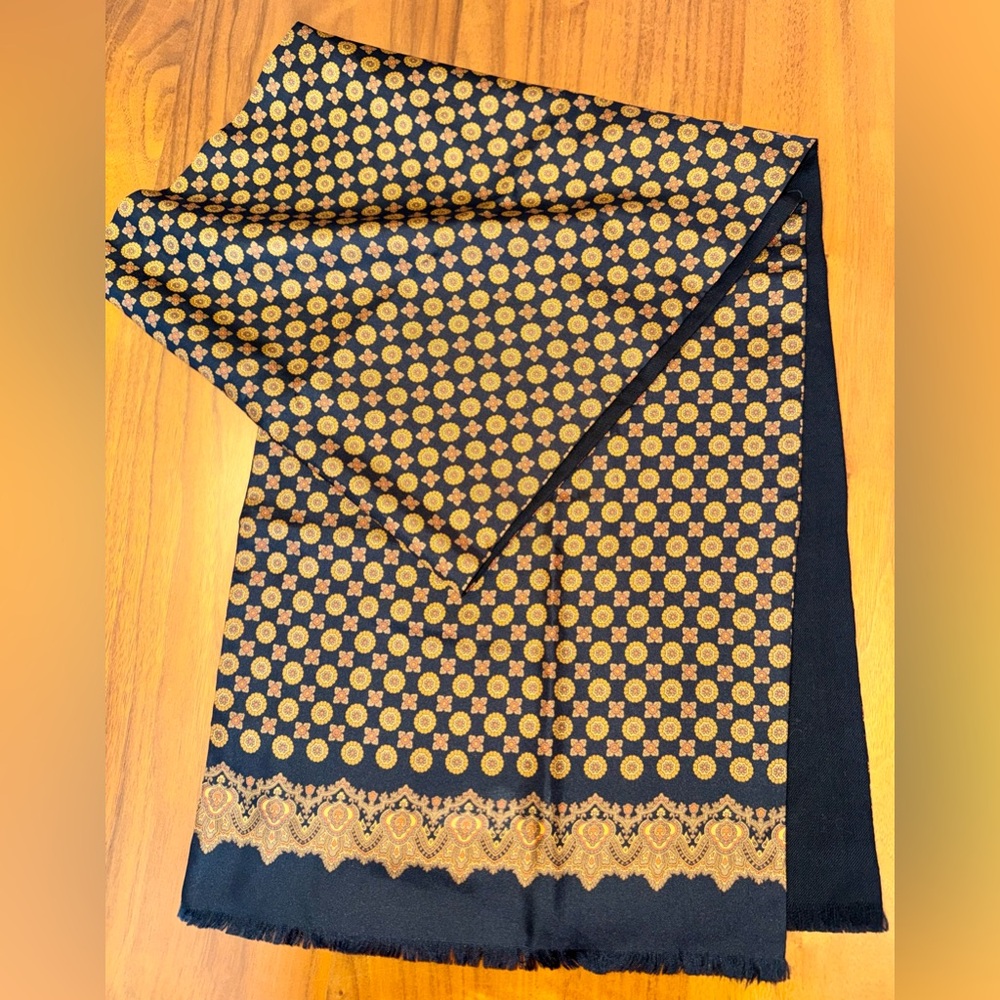Simons Luxury Silk and Wool Men’s Dress Scarf. Black, Orange, Gold